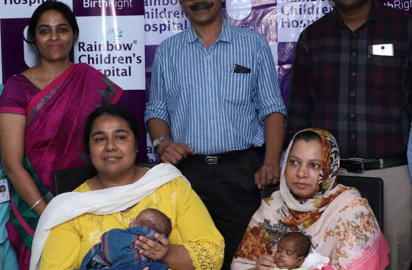 Both newborns born within 24 weeks 24 सप्ताह के भीतर पैदा हुए दोनों नवजात स्वस्थ