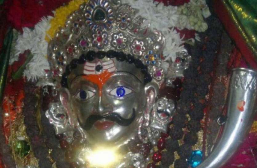 kashi kotwal kaal bhairav मंदिरः यहां यमराज को भी काल भैरव से लेनी पड़ती है अनुमति, दर्शन मात्र से दूर जाती है हर बाधा