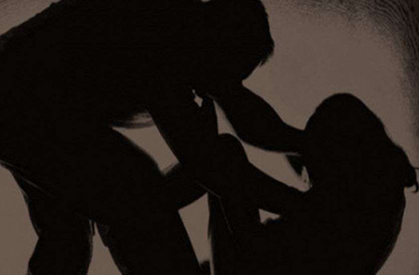 rape with innocent girl in udaipur मासूम का जंगल में ले जाकर किया रेप, रिश्तेदार के घर रखा कैद, अब हुआ गिरफ्तार
