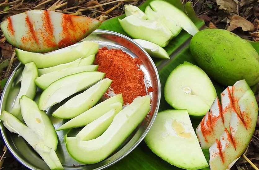 Mangoes गर्मियों में कच्चे आम खाने के इतने फायदे, नहीं है किसी औषधि से कम