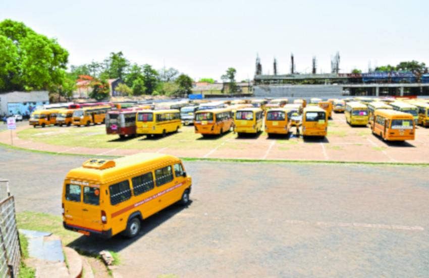 Silence on ISBT, Passengers get in trouble आईएसबीटी पर सन्नाटा, यात्री हुए बे-बस