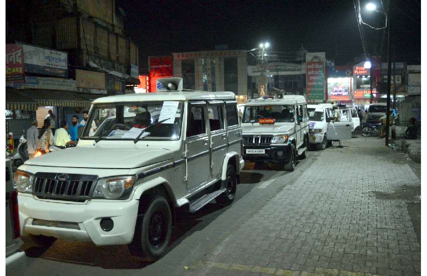 मतदान से पहले शहर में फ्लैग मार्च