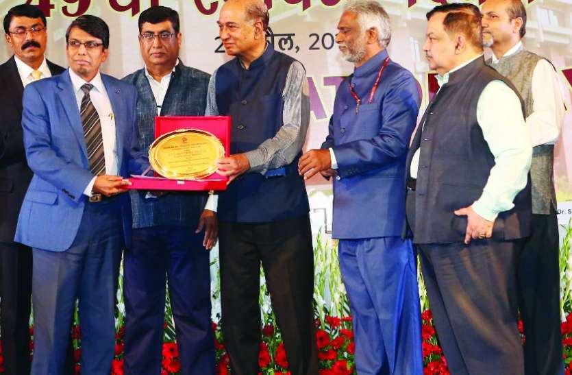 केएसआरटीसी को मिला हुडको अवार्ड केएसआरटीसी को मिला हुडको अवार्ड