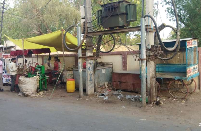 bikaner news हादसों को न्यौता देते खुले ट्रांसफार्मर