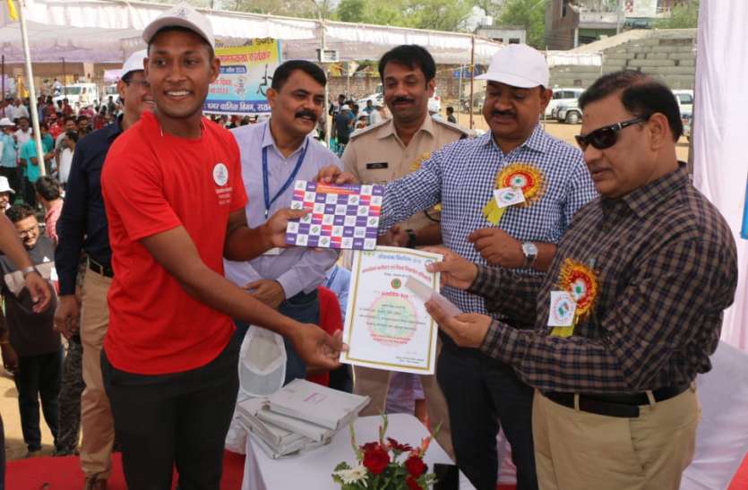 Ashish honored by Election Commission of India भारत निर्वाचन आयोग द्वारा आशीष सम्मानित