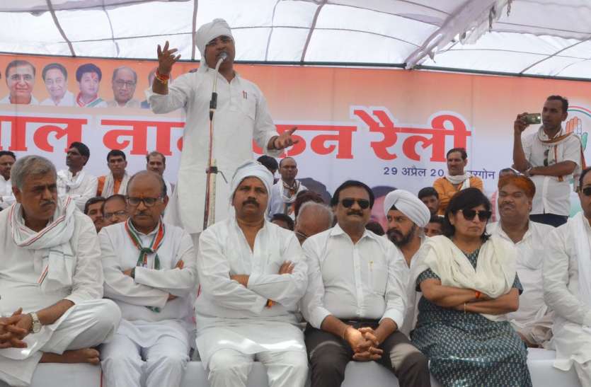 Loksabha Election 2019: congress Election Public meeting in khargone पवित्र लोग राजनीति में नहीं आए तो मोदी-शाह जैसे देश को लूट लेंगे: सज्जनसिंह