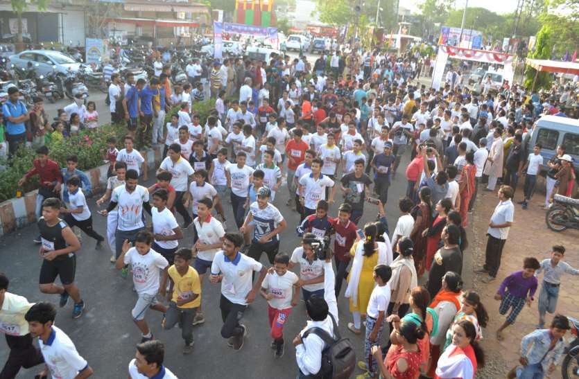 लोकसभा चुनाव 2019 की बड़ी बातें, मतदाताओं की पल-पल अपडेट लोकसभा चुनाव 2019 की बड़ी बातें, मतदाताओं की पल-पल अपडेट