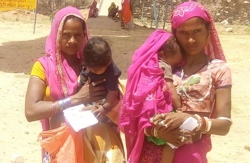 seoni मतदान में महिलाओं ने पुरुषों को छोड़ा पीछे, ये है दोपहर 01 बजे तक की लाइव रिपोर्ट