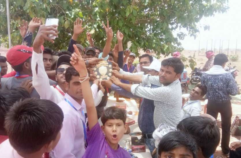 Organizing two-day competition in Budhnavara लोगों को मतदान के लिए प्रेरित करने पंचायत ने अपनाया ये फंडा...पढि़ए खबर