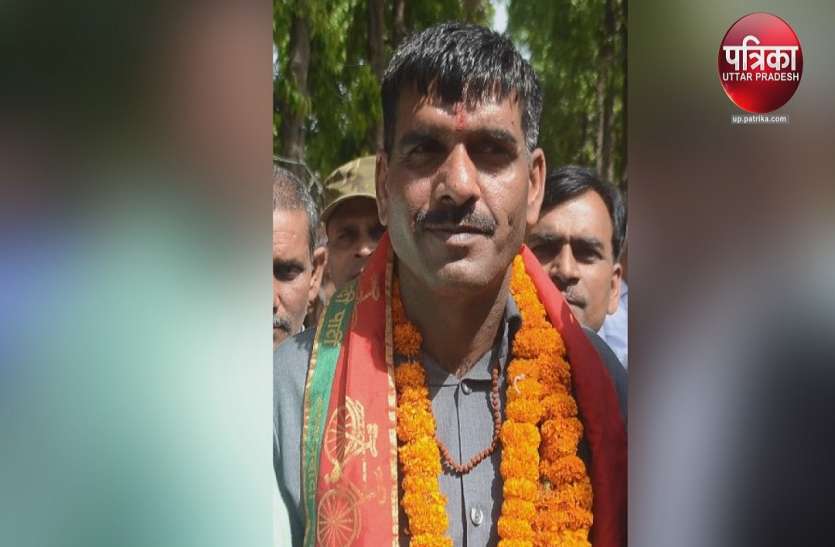तेजबहादुर यादव नरेंद्र मोदी के खिलाफ तेजबहादुर यादव का एक नामांकन निरस्त दूसरे पर भीं मंडराया खतरा