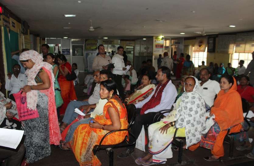 Number of patients in hospital increased अस्पताल में बढ़ी मरीजों की संख्या, वायरल फीवर के मरीज ज्यादा