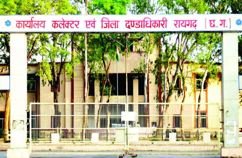 यहां काम करने वाले कर्मचारियों को गर्मी से राहत दिलाने कोई व्यवस्था नहीं की गई है। न तो आबकारी विभाग की ओर से न ही संबंधित ठेका एजेंसी की ओर से बियर को ठंडा रखने के लिए फ्रीजर आएगा लेकिन भीषण गर्मी में कर्मचारी कैसे रहेंगे कूल-कूल