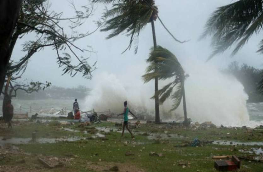 Cyclone Fani Cyclone Fani : ओडिशा में स्कूल, कॉलेज बंद