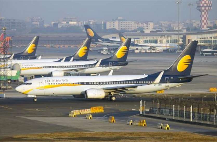 jet airways यात्रियों की याचिका पर दिल्ली हाईकोर्ट ने कसा शिकंजा, जेट एयरवेज और DGCA को भेजा नोटिस