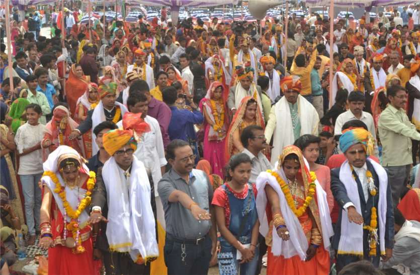 patrika वैवाहिक रस्मों के बाद राष्ट्रहित में ली ये शपथ