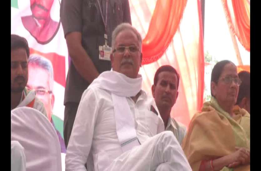 lucknow प्रधानमंत्री अपनी गरीबी के नाम पर वोट मांग रहे हैं यह शर्म की बात है : सीएम भूपेश बघेल