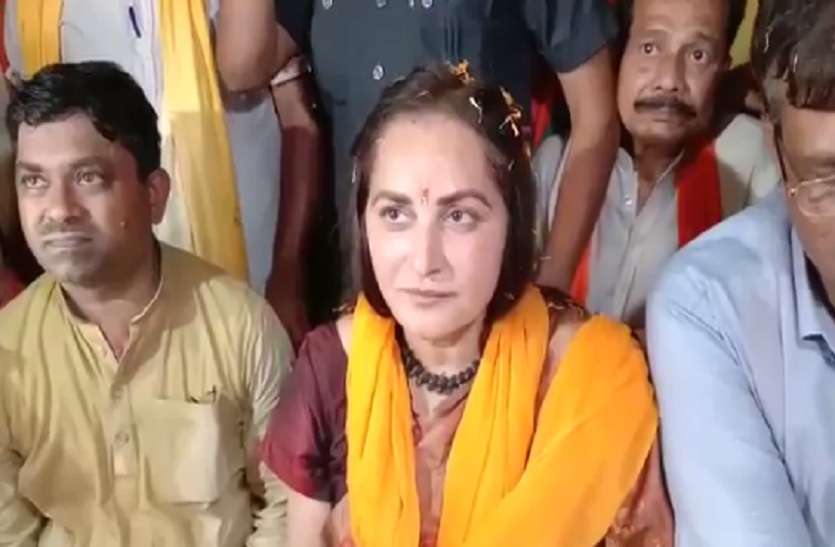Jaya prada say this will be last election of Azam Khan आज़म खान का यह आखिरी चुनाव होगा - जया प्रदा