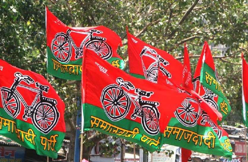 up news सपा नेताओं ने कहा, सत्ता के दबाव में सपा कार्यकर्ताओं को धमकाया जा रहा, और फर्जी मुकदमे में फंसाया गया