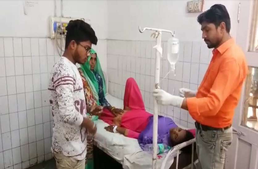 Dulha married to girlfriend in mahoba बेरंग हुई शादी, तीन दिन बाद होना था विवाह, दूल्हे ने प्रेमिका से कर ली शादी तो दुल्हन ने खा लिया जहर