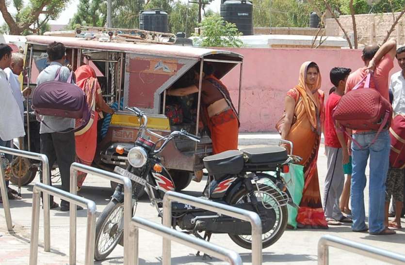 jalore जालोर में इसलिए देरी से पहुंची यह टे्रन