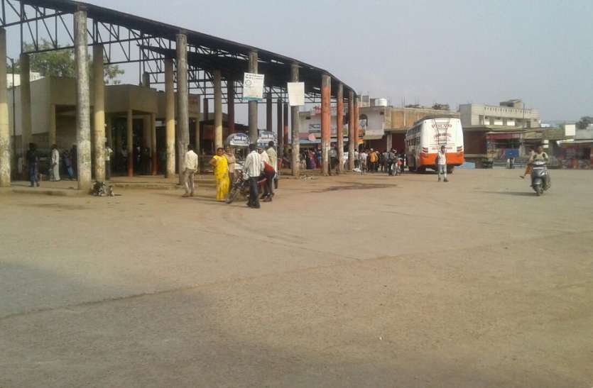 Buses in public transport service jam election कोरोना काल में यहां जान से ज्यादा जेब भरने की मशक्कत