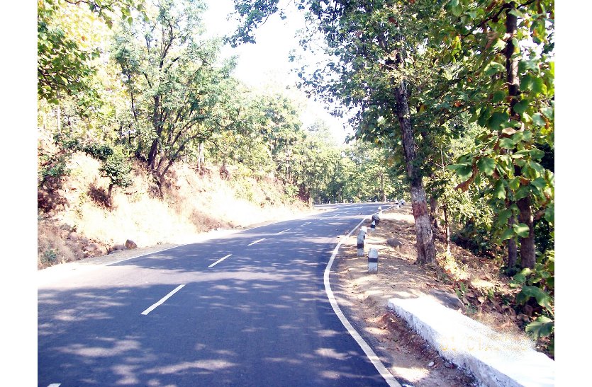 patrika news मौत को न्यौता देता गढ़ी घाटी क्षेत्र, रेलिंग नहीं, हो रही दुर्घटनाएं