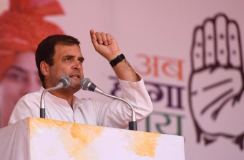 rahul gandhi said narendra modi punched lal krishna advani नरेंद्र मोदी ने अपने कोच लाल कृष्ण आडवाणी और अपनी टीम को ही मुक्का मार दिया:राहुल गांधी