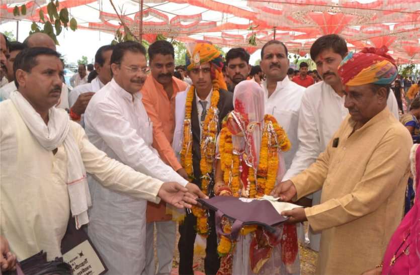 patrika शादी के वचनों के साथ ली ये एक और शपथ