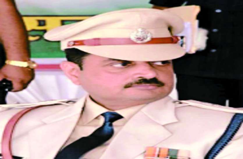 IPS Rajnesh Singh नान घोटाला मामले में IPS रजनेश सिंह को हाइकोर्ट से मिली राहत