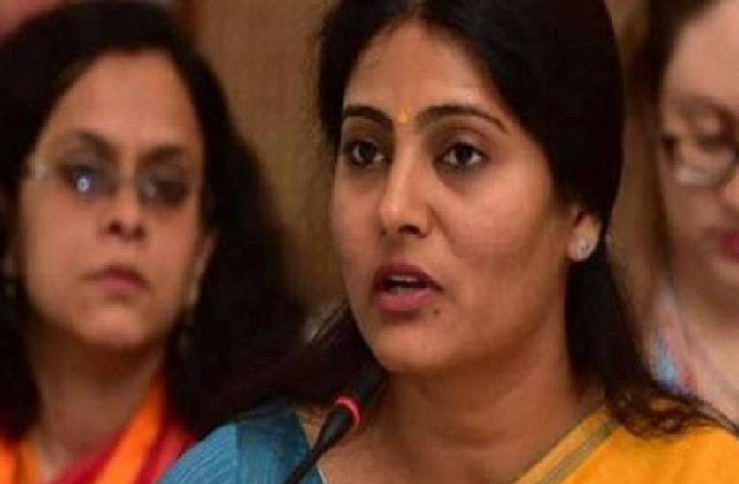 सांप नेवले का है बुआ - बबुआ का गठबंधन : अनुप्रिया पटेल सांप नेवले का है बुआ - बबुआ का गठबंधन : अनुप्रिया पटेल