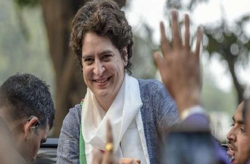 priyanka gandhi रिश्तों को दरकिनार कर चाची के खिलाफ रोडशो करेंगी प्रियंका गांधी