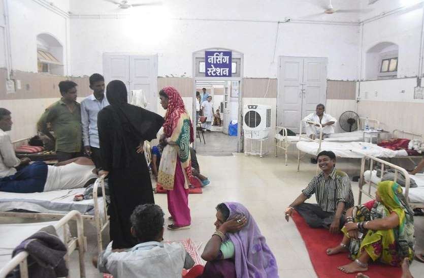 heat 40 मरीजों की गर्मी भगा रहा है एक कूलर