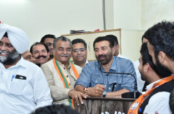 sunny deol said gurdaspur's development is main issue for me क्षेत्र का विकास ही रहेगा मेरा मुख्य मुद्दा: सनी देओल