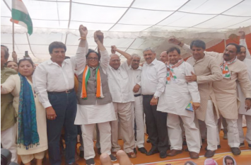 raj babbar said BJP does not believe in its achievements भाजपा को खुद की उपलब्धियों पर विश्वास नहीं, तभी दूसरों पर इल्जाम लगाकर कर रही वोट की राजनीतिः राज बब्बर