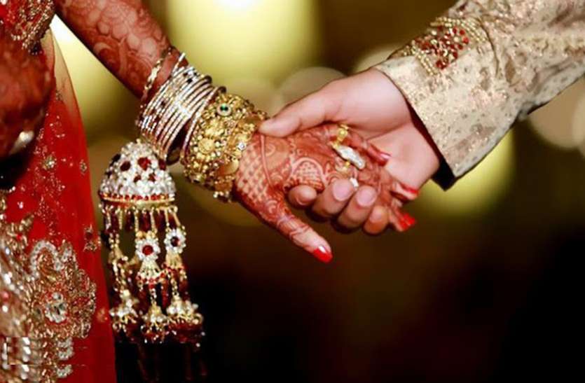 news दूल्हे वालों ने मांगे 50 हजार रूपए, दुल्हन ने किया शादी से इंकार