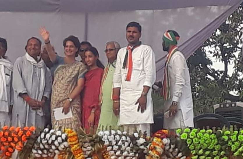 up news प्रियंका ने कहा इतना कमजोर और... पीएम आज तक नही देखा