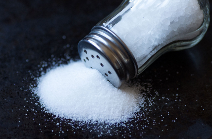 less-or-more-quantity-of-salt-is-dangerous-for-health नमक की कम या ज्यादा मात्रा सेहत के लिए है खतरनाक