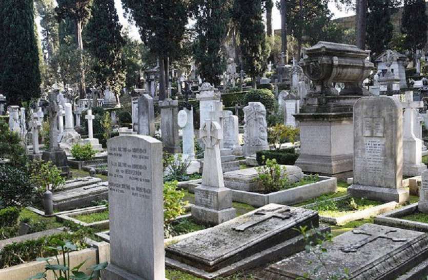 china इस गांव में अंतिम संस्कार के दौरान महिलाएं करती हैं डांस, वजह आपको हैरान कर देगी