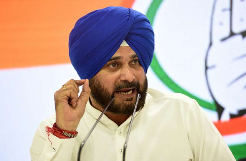 Navjot Singh Sidhu PM मोदी पर बयान देकर फिर फंसे सिद्धू, चुनाव आयोग ने नोटिस भेज 24 घंटे में मांगा जवाब