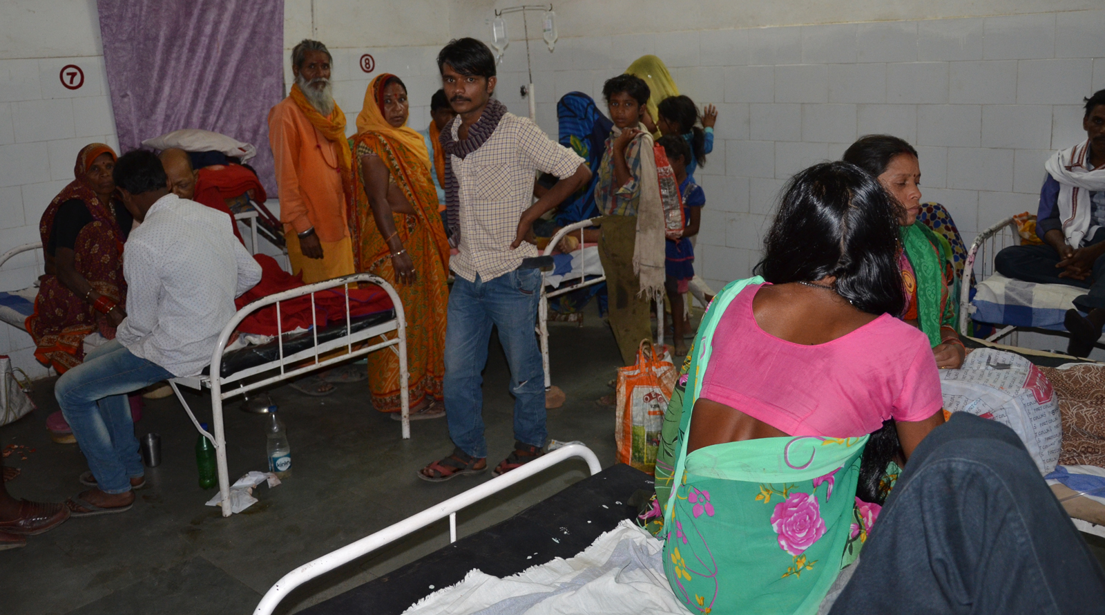 Chandia making referrals center due to lack of machine and staff मशीन और स्टाफ के अभाव में रेफरल केन्द्र बना चंदिया