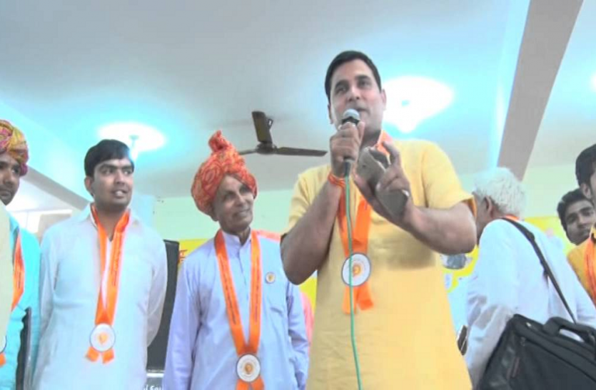 nandkishor gurjar file photo भाजपा के इस विधायक पर चुनावी मौसम में लगा होश उड़ा देने वाला आरोप
