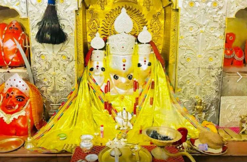 peetambara peeth datia Baglamukhi jayanti: यहां हर दिन होता है अनोखा चमत्कार, देखने के लिए लगती है भक्तों की भीड़