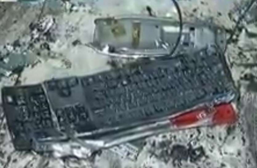 kota बीएसएनएल ऑफिस में लगी भीषण आग, धमाके से फूटे कम्प्यूटर