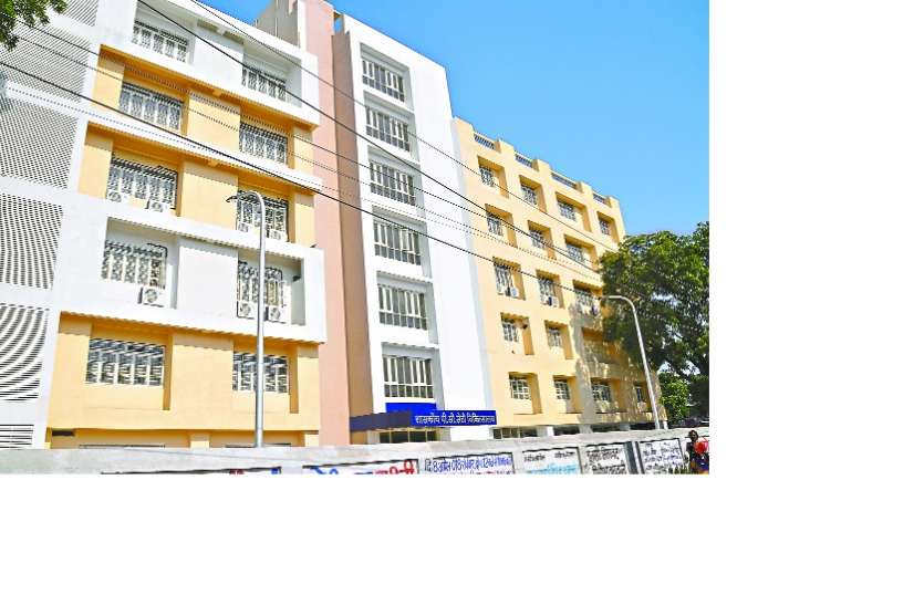 indore पीसी सेठी अस्पताल में परेशान हो रहे अमरनाथ जाने वाले यात्री