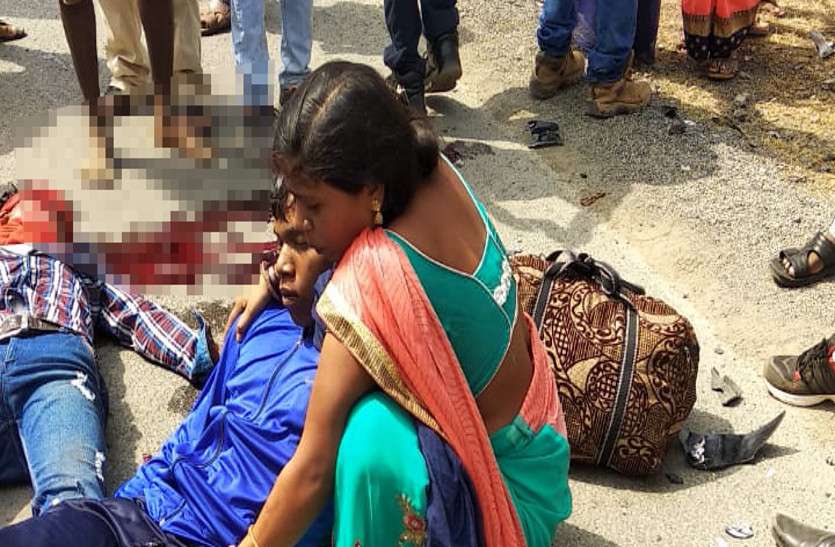 दो बाइक में जोरदार भिड़ंत, एक युवक के सिर में आई चोट, अस्पताल ले जाते समय युवक ने तोड़ा दम दो बाइक में जोरदार भिड़ंत, एक युवक के सिर में आई चोट, अस्पताल ले जाते समय युवक ने तोड़ा दम
