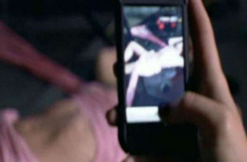 Gang rape video छात्रा को जब होश आया तो वह जंगल में थी, एक दरिंदा दुष्कर्म कर रहा था और दूसरा वीडियो बना रहा था...