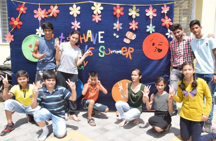 Mother's Day Celebrated at Summer Camp समर कैम्प में सेलिब्रेट किया मदर्स डे