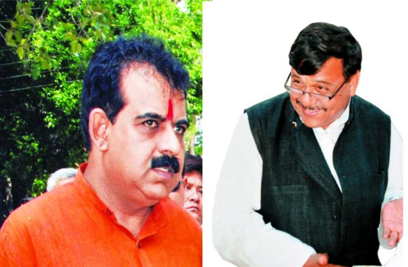 indore पैंट-शर्ट-जैकेट, सफारी छोड़ कुर्ते-पजामे को तरजीह दे रहे भाजपा-कांग्रेस प्रत्याशी