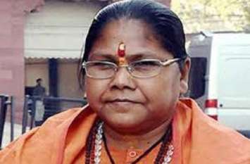 Sadhvi niranjan jyoti attack on mayawati after statement on modi साध्वी निरंजन ज्योति ने बसपा सुप्रीमो पर बोला हमला, कहा मायावती को अपनी इज्जत की परवाह नहीं