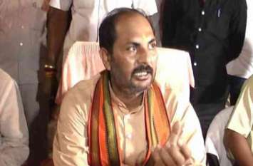 BJP Leader Upendra Tiwari attack on Ambika Prasad Chaudhri उपेंद्र तिवारी ने बसपा के पूर्व मंत्री पर की विवादित टिप्पणी, अम्बिका चौधरी को बताया भूमाफिया